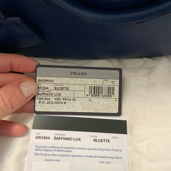 Prada bag - Picture 7 of 8